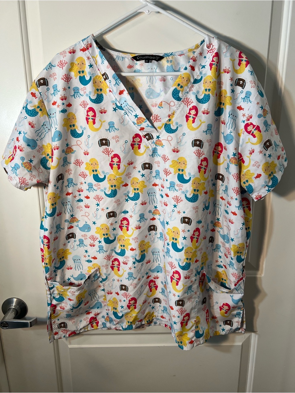 Mermaid Scrub Top 2X – Ocean Sea Life V-Neck Pockets / Veterinarian pediatrics